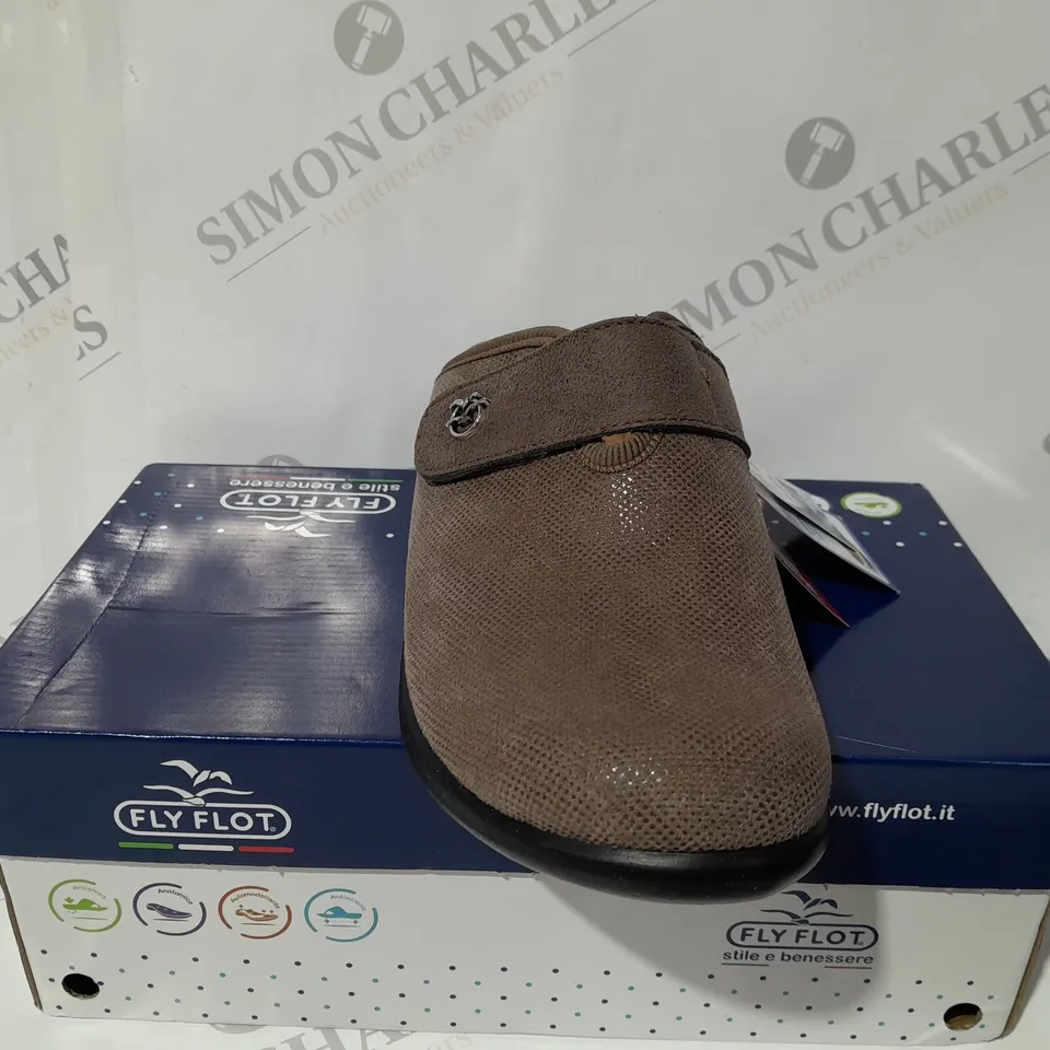 FLY FLOT TAUPE CLOGS - SIZE 6