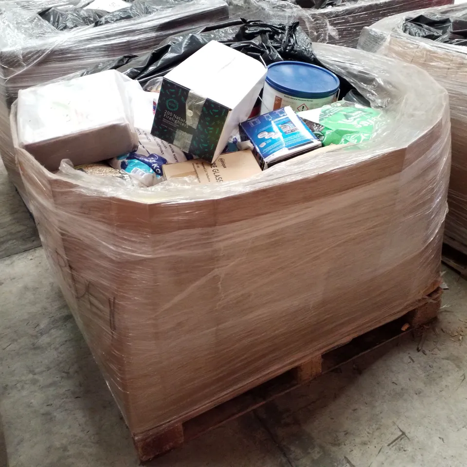 PALLET CONTAINING ASSORTED PRODUCTS INCLUDING COCO BLOCK, COARSE BEECH CHIPS, FIRE GLASS, NATURAL FIRELIGHTERS & GENERAL PURPOSE MORTAR
