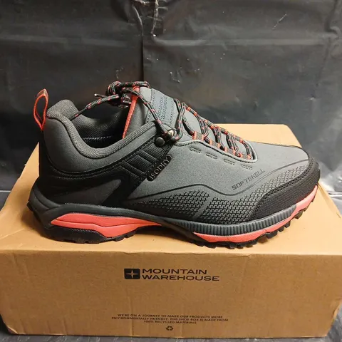 BOXED PAIR OF MOUNTAIN WAREHOUSE HIKING SHOES β UK SIZE 5