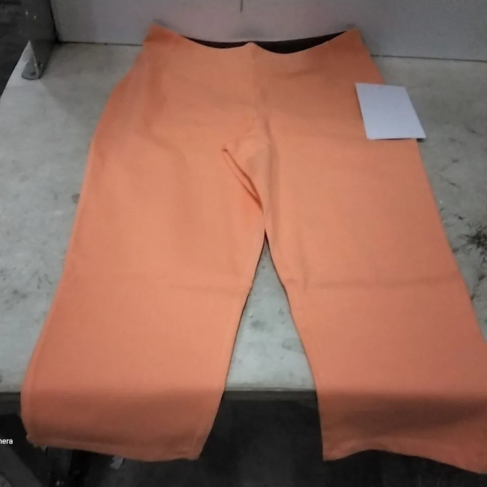 BOX OF APPROX 34 WOMEN WITH CONTROL ORANGE LEGGINGS - SIZE L