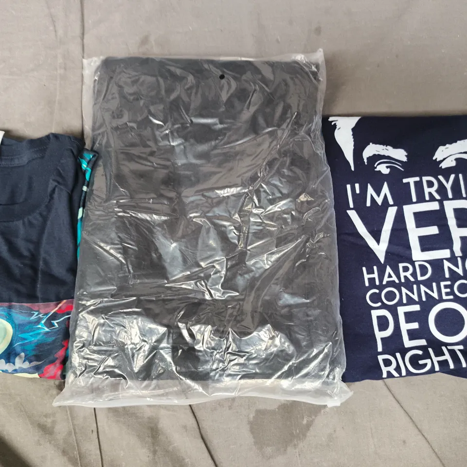 APPROXIMATELY 20 ASSORTED CLOTHING AND FASHION PRODUCTS IN VARIOUS STYLES AND SIZES - COLLECTION ONLY