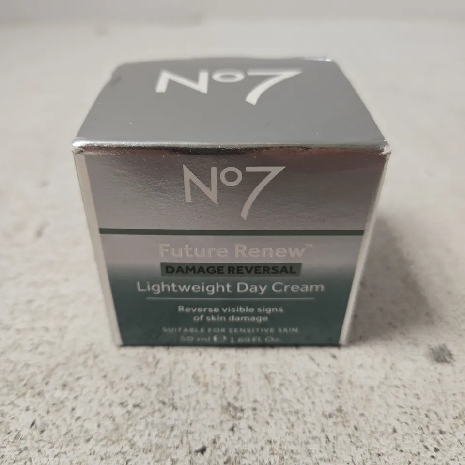 NO7 FUTURE RENEW DAMAGE REVERSAL LIGHTWEIGHT DAY CREAM