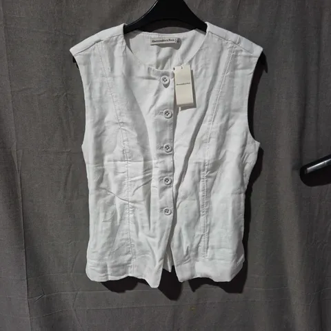 ABERCROMBIE & FITCH WOMEN'S WHITE SLEEVELESS BUTTON-FRONT TOP, SIZE S