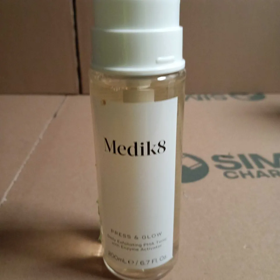 MEDIK8 PRESS & GLOW DAILY EXFOLIATING BHA TONER – 200ML