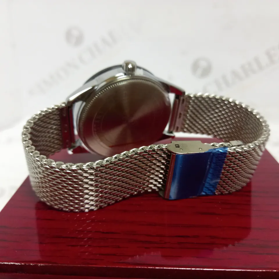 STOCKWELL DATE DIAL MESH STRAP WRISTWATCH