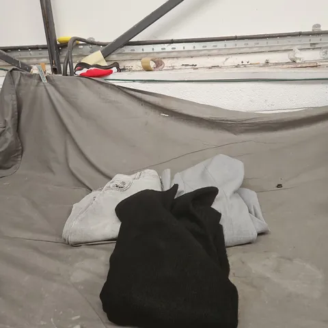 BOX OF APPROXIMATELY 20 ASSORTED CLOTHING ITEMS TO INCLUDE JEANS, GEORGE BLACK JUMPER, M & S JACKET ETC