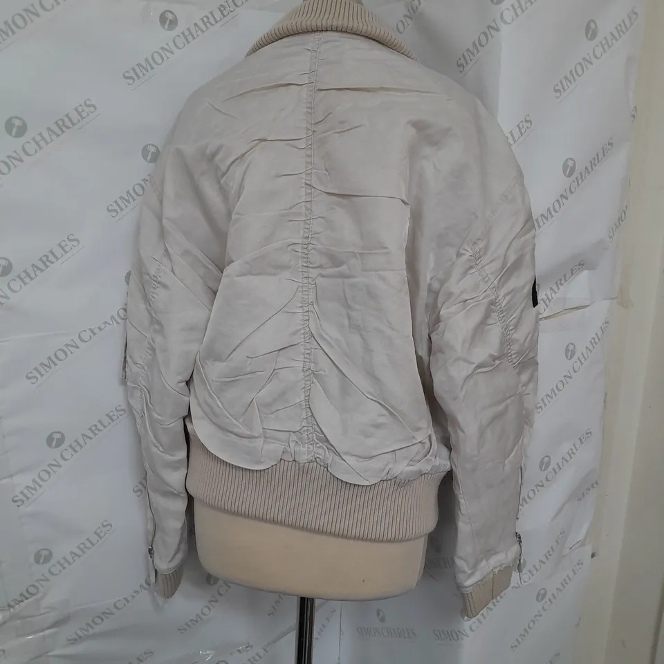 BDG NYLON AVRIL JACKET IN IVORY SIZE S