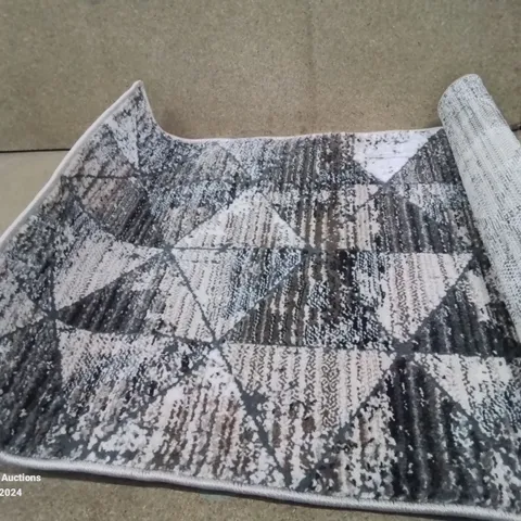 BRAND NEW PACO HOME 757 BEIGE HARNUBA RUG SIZE 60CM X 100CM
