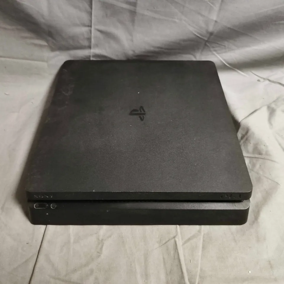 SONY PLAYSTATION 4 SLIM GAMES CONSOLE – MODEL CUH-2216A