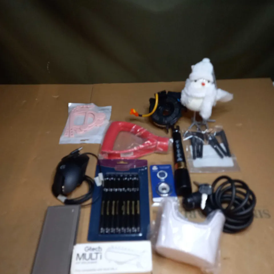 LOT OF ASSORTED ITEMS BIKE LOCKS, MOUSES AND PENS 