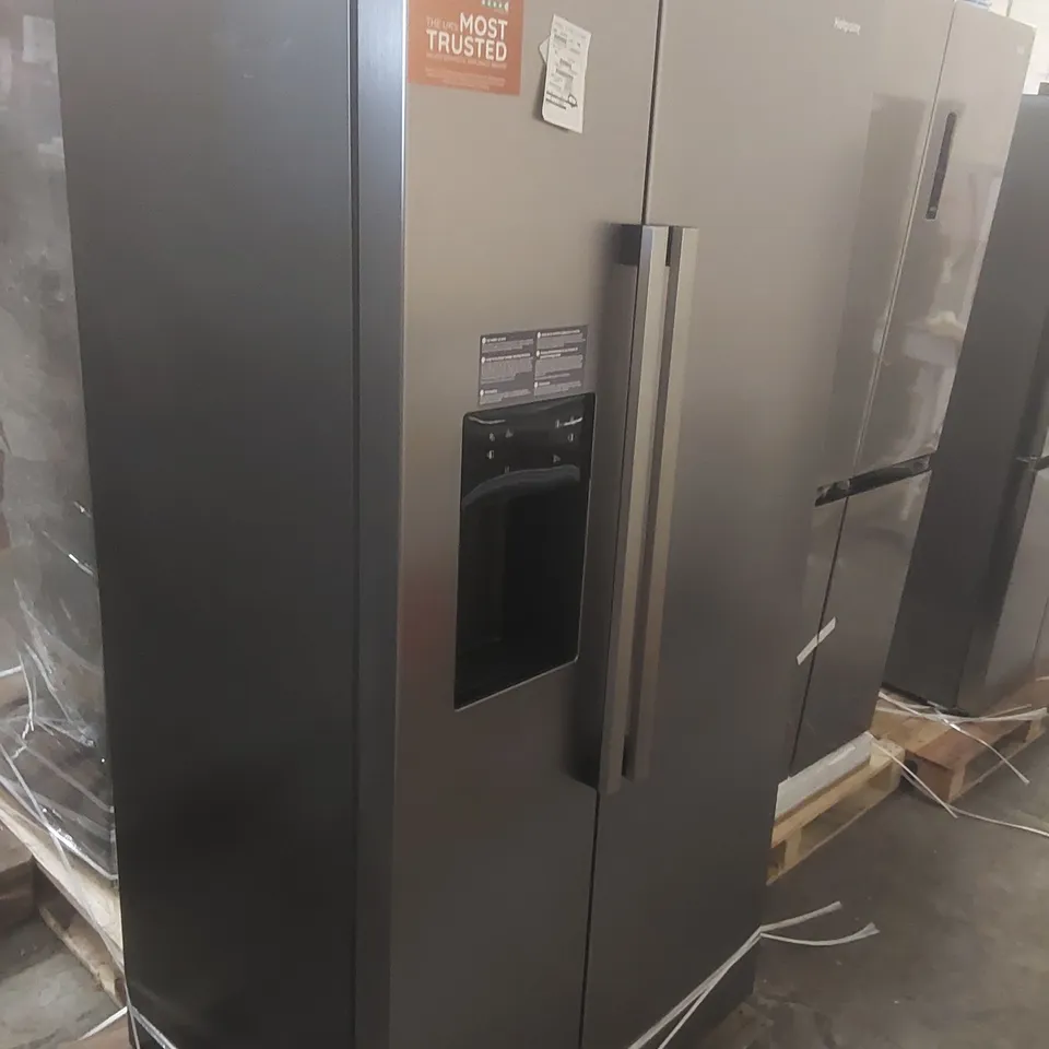 HOTPOINT HPG2 6573W XP4UK DUAL NO FROST AMERICAN-STYLE FRIDGE FREEZER - SILVER