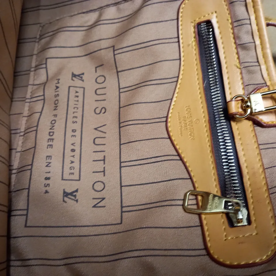 LOUIS VUITTON BAG