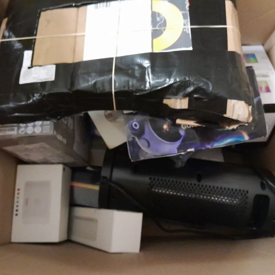 BOX OF APPROXIMATELY 10 ASSORTED ITEMS TO INCLUDE - GXTRUST HEADPHONES , CONVECTION HEATER , HAIR TRIMMER ETC