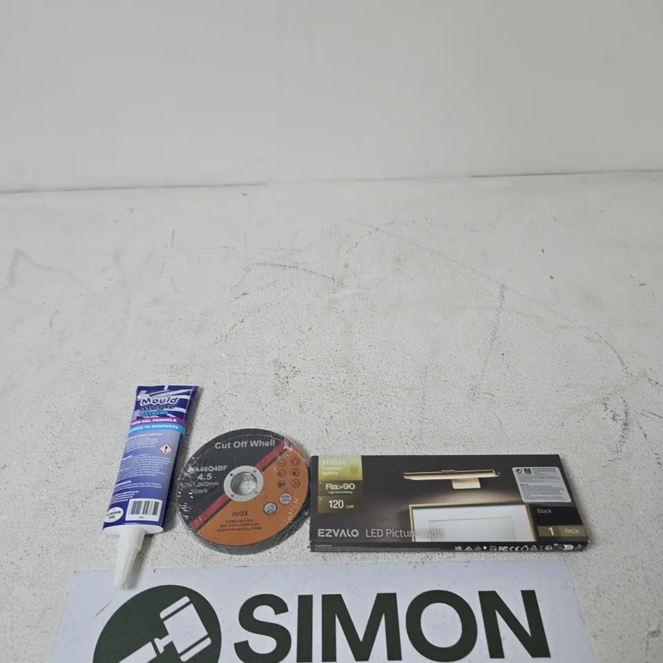 BOX OF APPROXIMATELY 20 ASSORTED HOUSEHOLD ITEMS TO INCLUDE MOULD MAGIC EXTREME, CUT OFF WHELL AND AN LED LIGHT