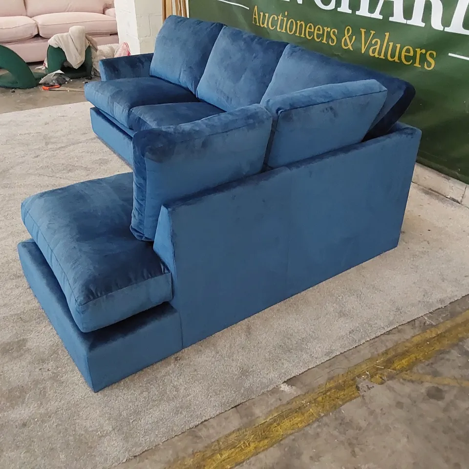 THE ALDERTON 5-SEATER CHAISE SOFA BED IN UPHOLSTERED UNIFORM BLUE FABRIC