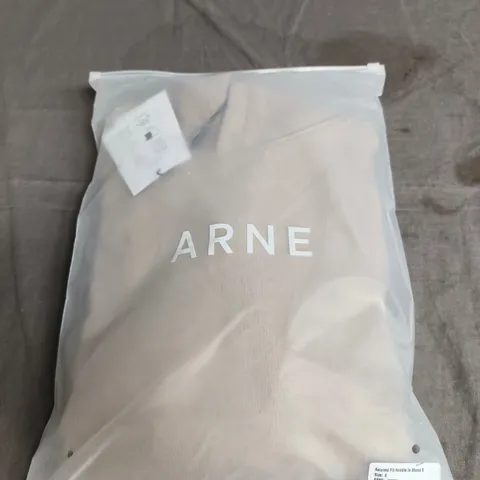 ARNE RELAXED FIT HOODIE IN STONE – SIZE S