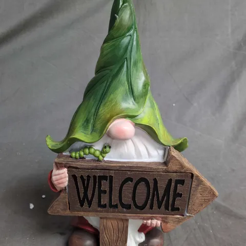 GARDEN ORNAMENT – WELCOMING GNOME STATUE