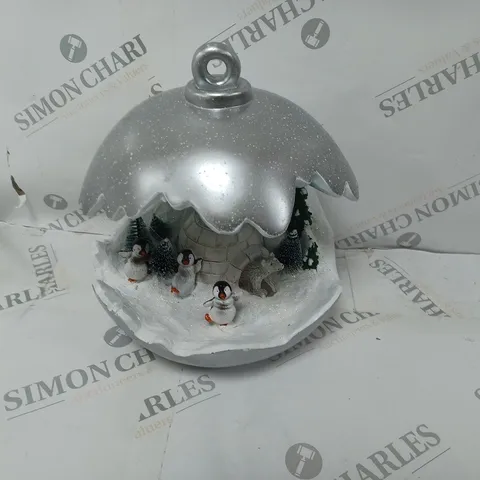 BOXED SANTA EXPRESS CHRISTMAS DETAILED BAUBLE DECORATION