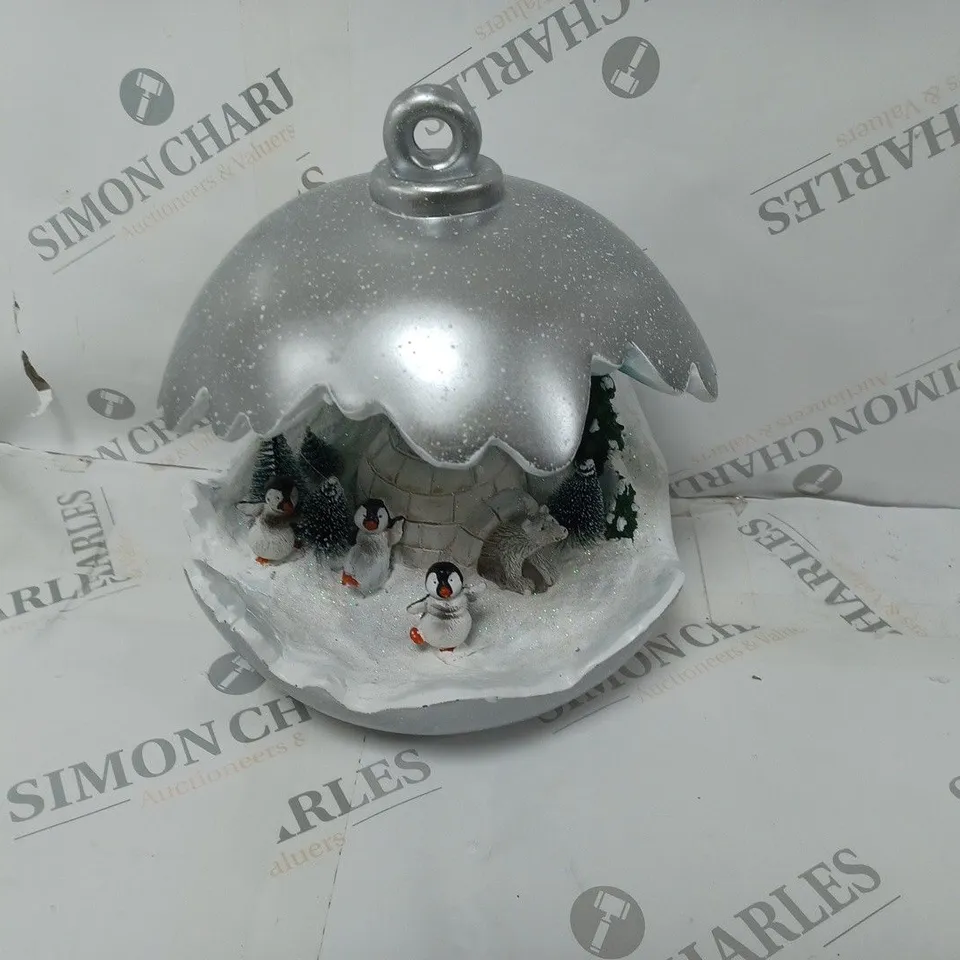 BOXED SANTA EXPRESS CHRISTMAS DETAILED BAUBLE DECORATION