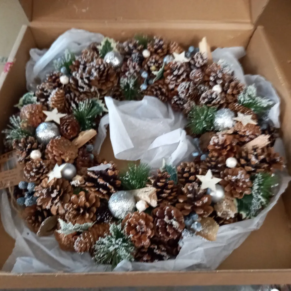BOXED DIBOR 47CM CHRISTMAS WREATH 