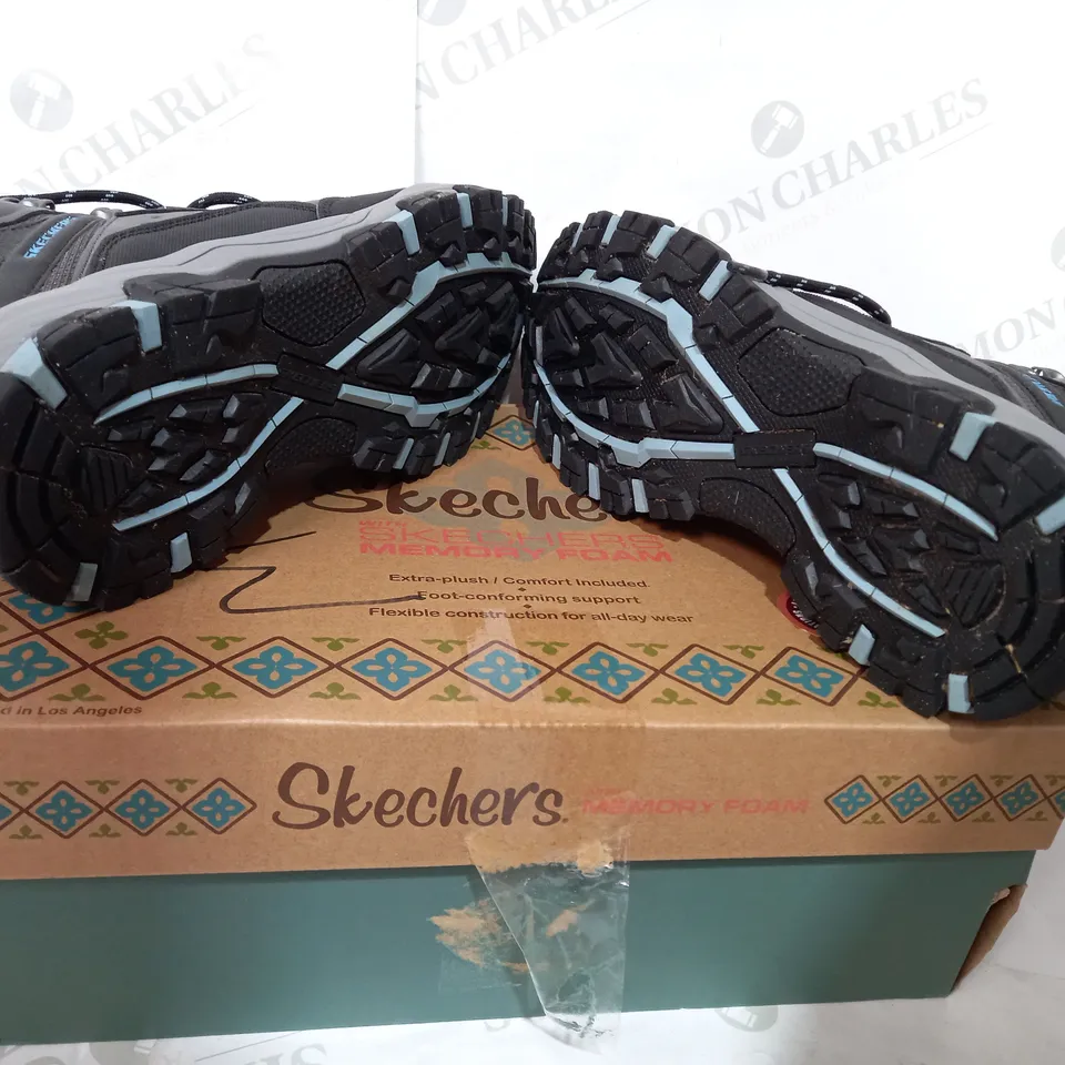 BOXED PAIR OF SKECHERS CHARCOAL HIKERS BOOTS - SIZE 6.5