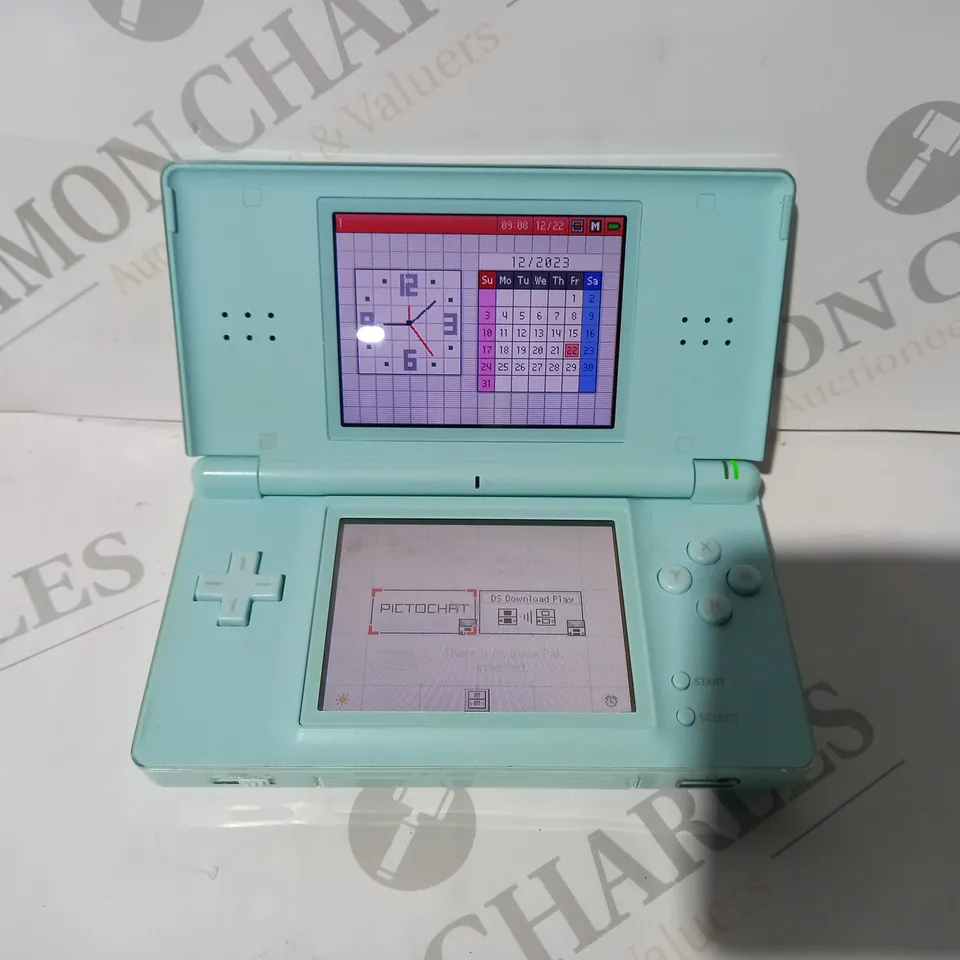 NINTENDO DS LITE USG-001 HANDHELD GAMES CONSOLE IN LIGHT BLUE