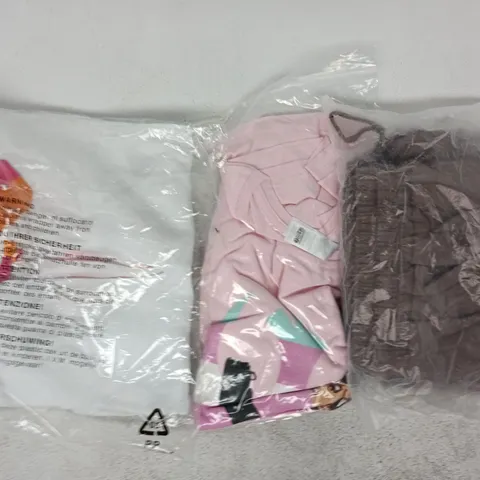 APPROXIMATELY 20 ASSORTED CLOTHING AND FASHION PRODUCTS IN VARIOUS STYLES AND SIZES - COLLECTION ONLY