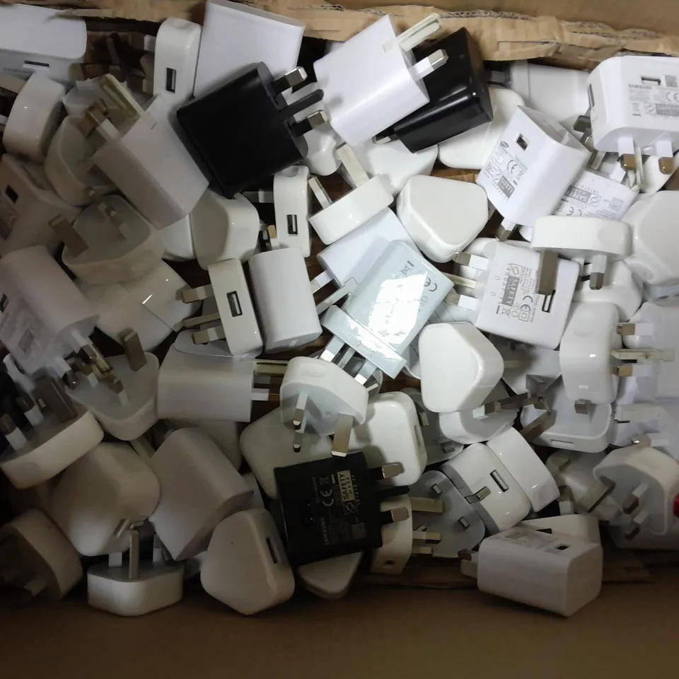APPROXIMATELY 100 ASSORTED USB PLUGS