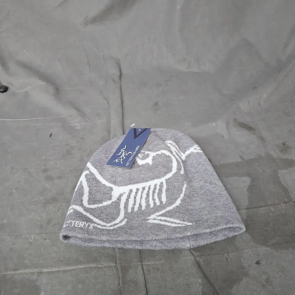 ARC'TERYX BEANIE WITH TAGS