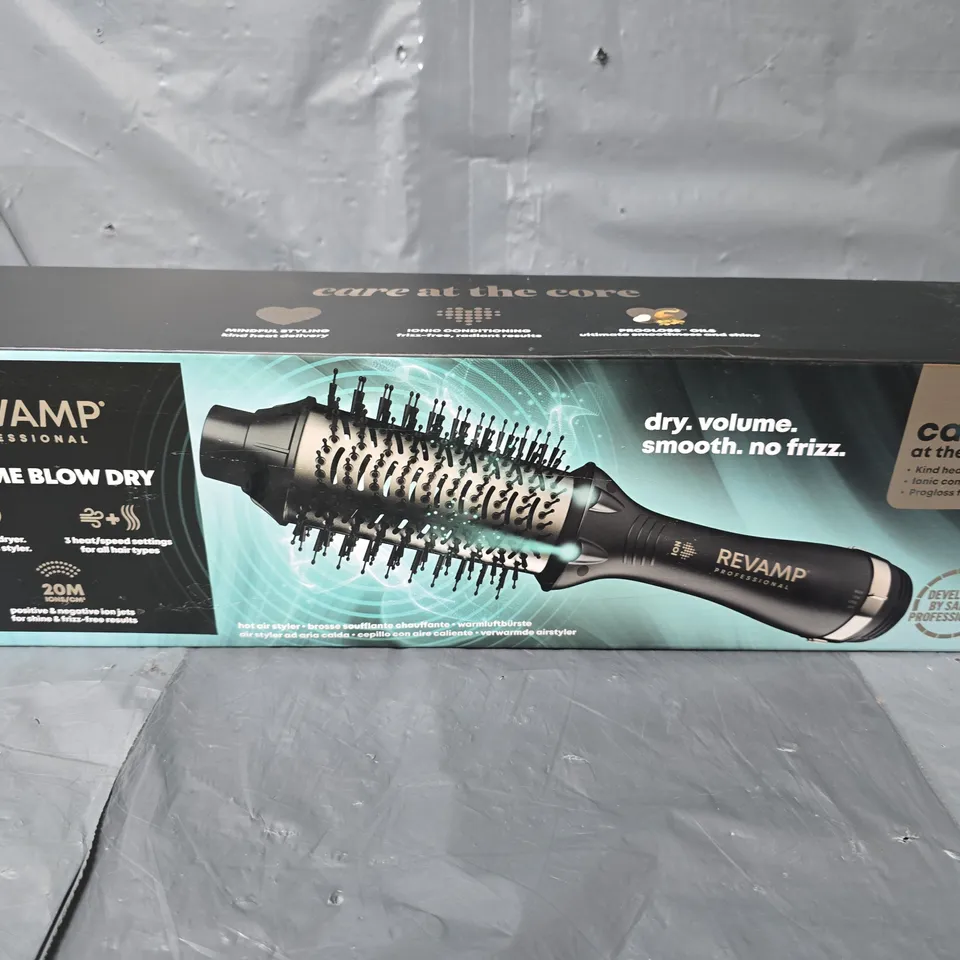 BOXED REVAMP PROFESSIONAL PROGLOSS VOLUME BLOW DRY DR-1950AX-GB