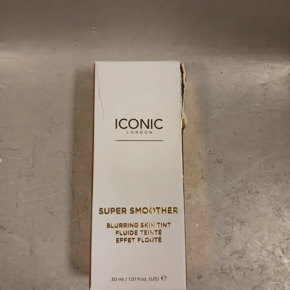 ICONIC LONDON SUPER SMOOTHER BLURRING SKIN TINT