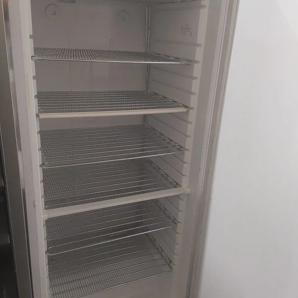 MONDIAL ELITE COMMERCIAL UPRIGHT TEMPERATURE CONTROLLED FOOD STORAGE CABINET