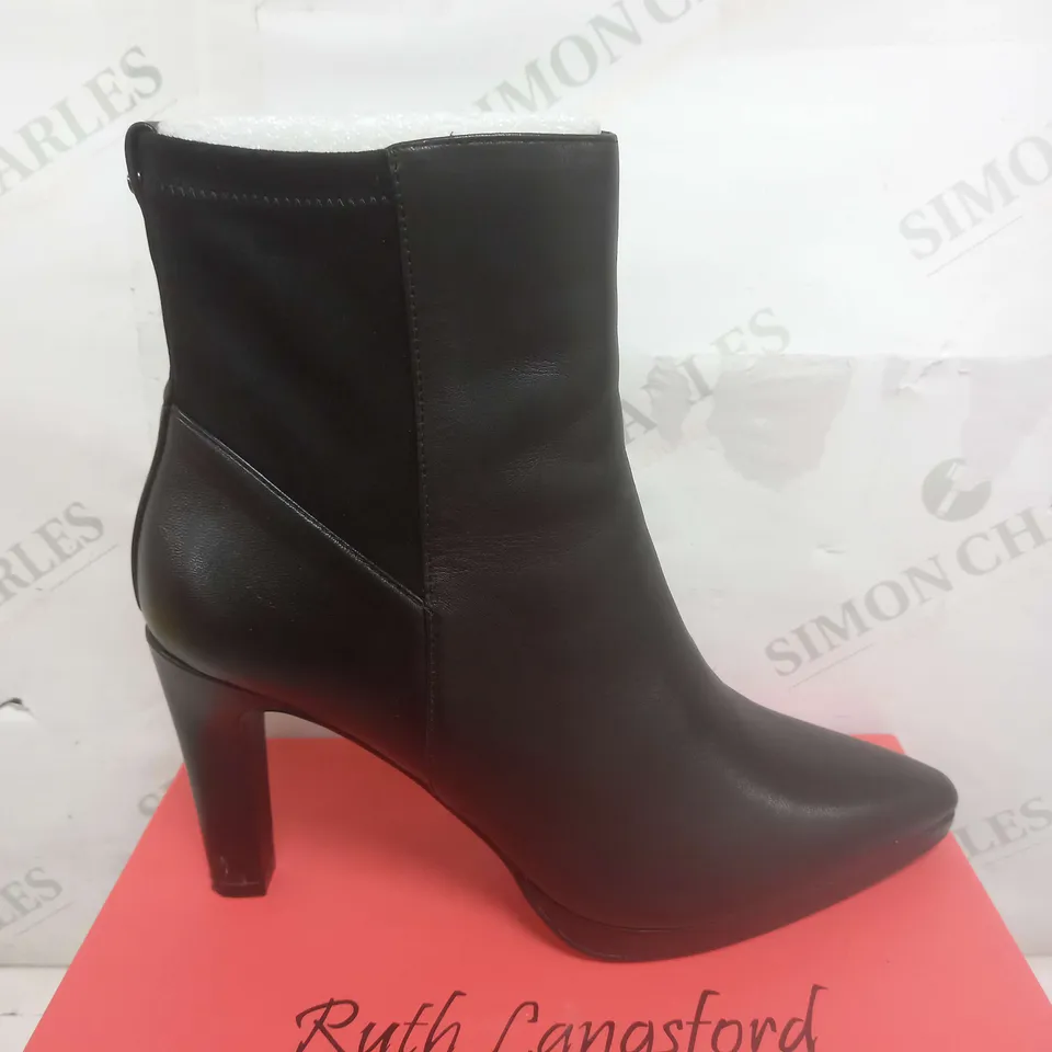 UNBOXED PAIR OF RUTH LANGSFORD PLATFORM LEATHER ANKLE BOOT - BLACK - UK 6