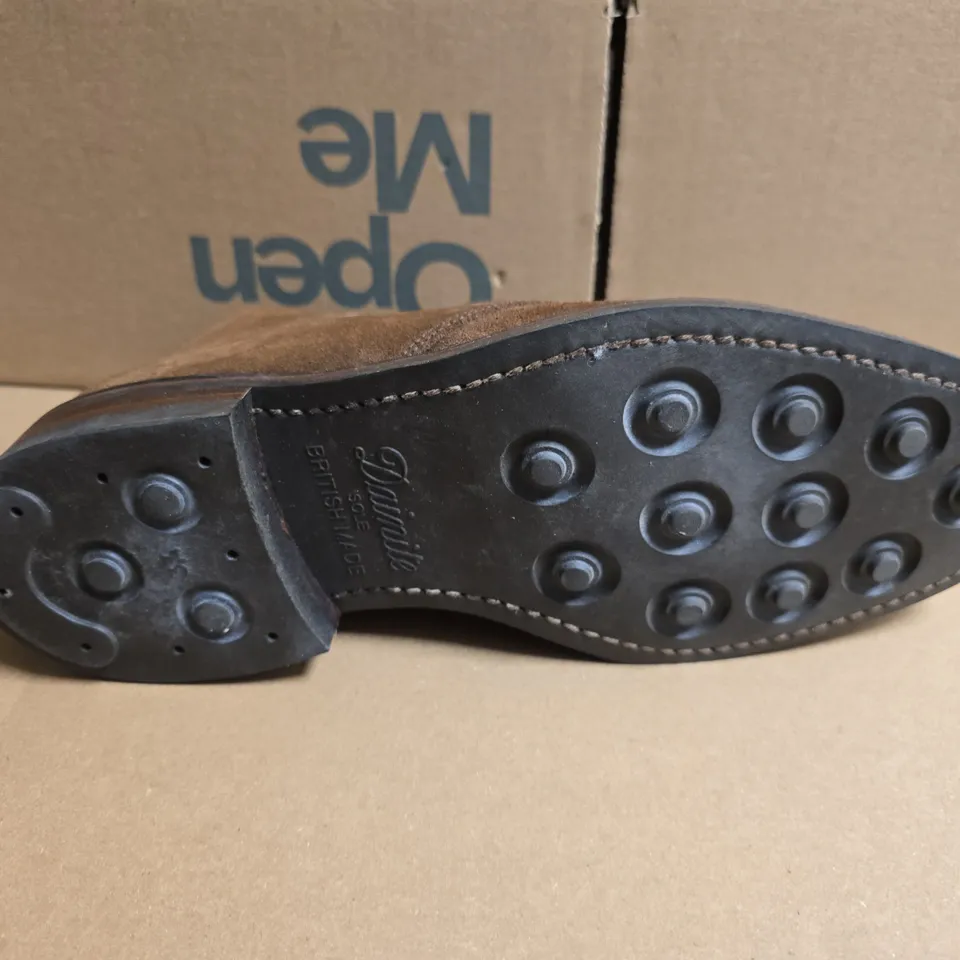 UNBOXED PAIR OF LOAKE 1880 KEMPTON BOOTS IN BROWN - SIZE 6