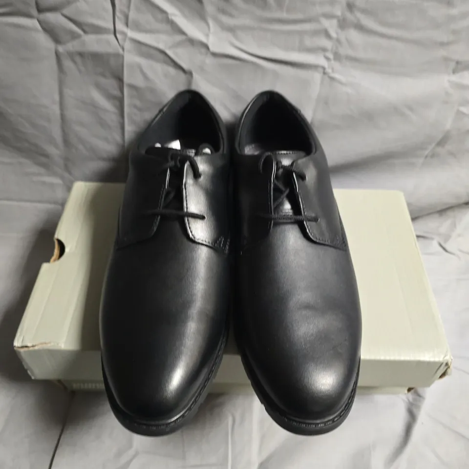 BOXED PAIR OF CLARKS KIDS SCALA LOOP LEATHER SHOES - UK SIZE 9