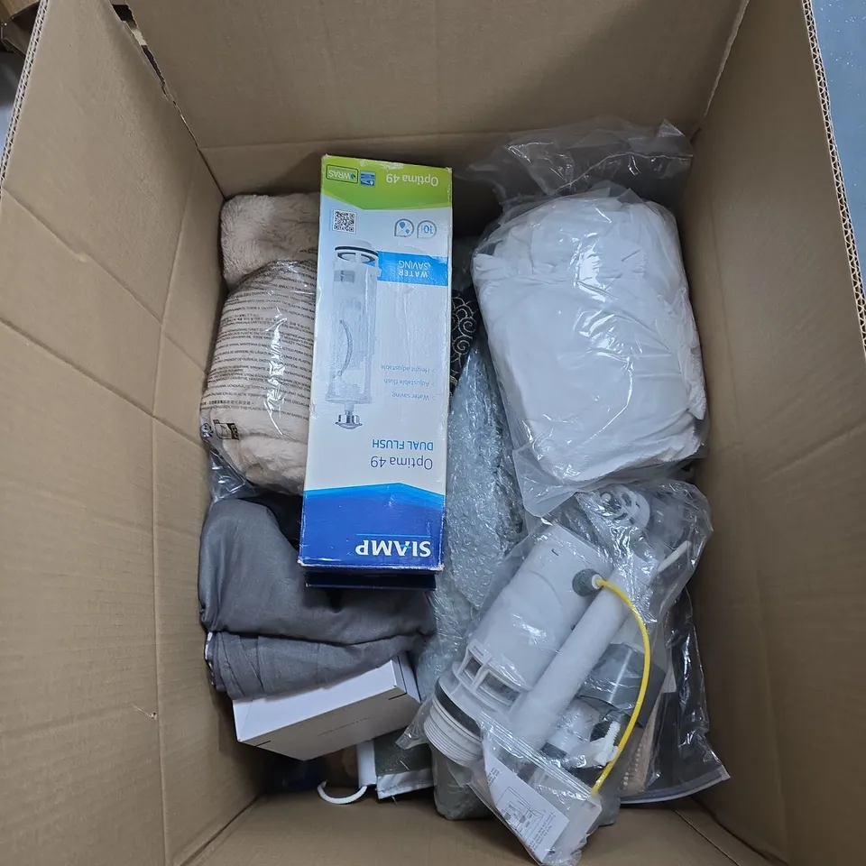 BOX OF APPROXIMATELY 12 ASSORTED ITEMS TO INCLUDE: TOILET ROLL AND BIN BAGS 