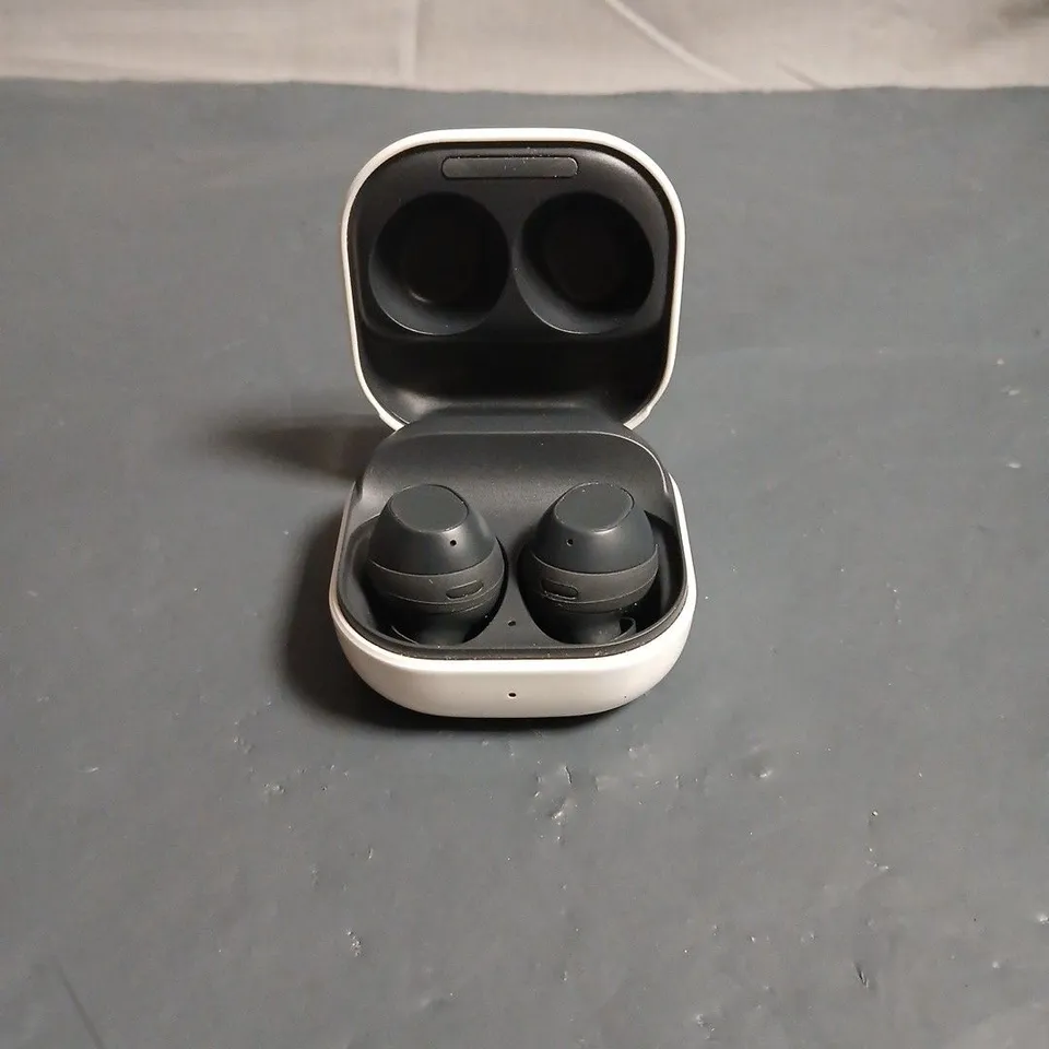 SAMSUNG GALAXY BUDS WIRELESS EARBUDS WITH WHITE CHARGING CASE