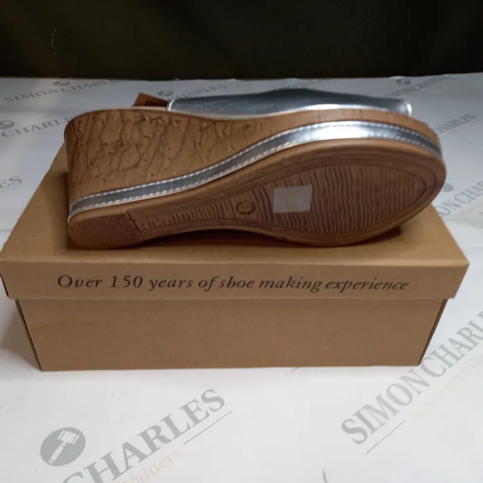BOXED PAIR OF CUSHION WALK SILVER WEDGE HEELED SHOES - SIZE 4