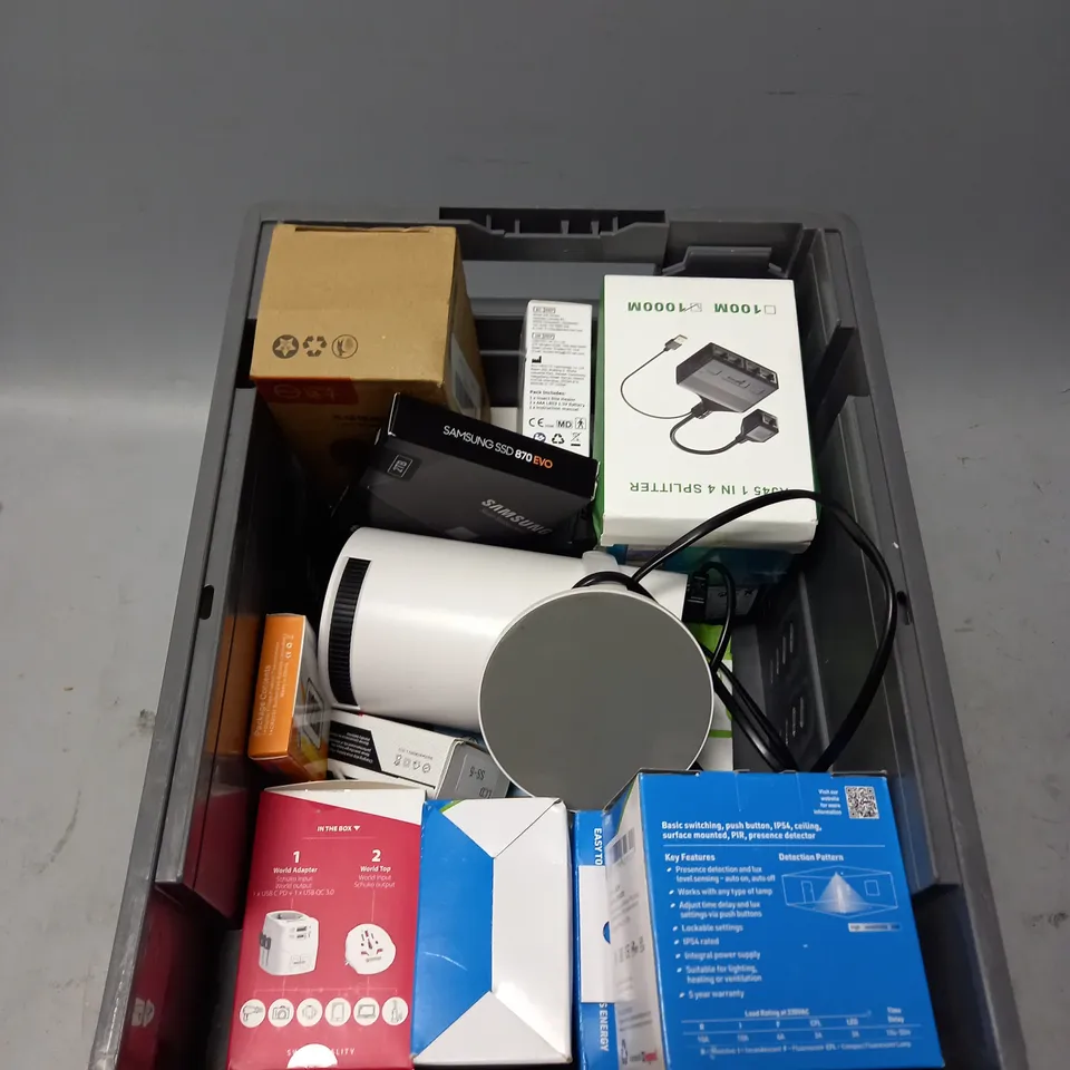 APPROXIMATELY 10 ASSORTED ELECTRICAL PRODUCTS TO INCLUDE LINT REMOVER , PRESENCE PROTECTOR , BITE HEALER , ETC 