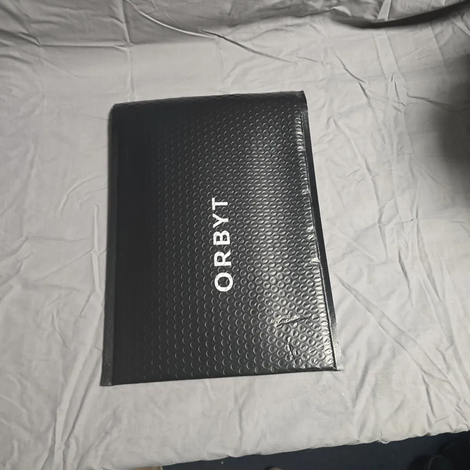 APPROXIMATELY 200 ORBYT BLACK BUBBLE MAILER ENVELOPE
