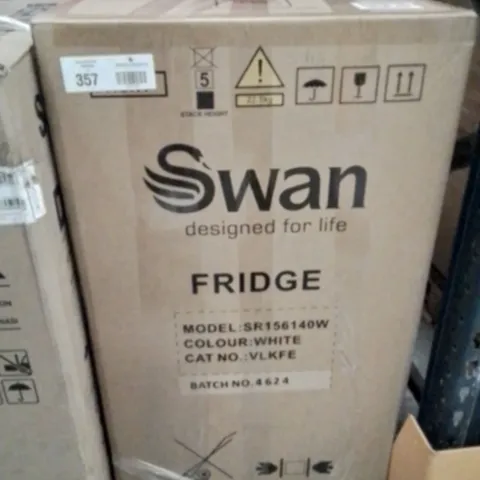 BOXED SWAN SR156140W 47CM UNDER COUNTER LARDER FRIDGE - WHITE