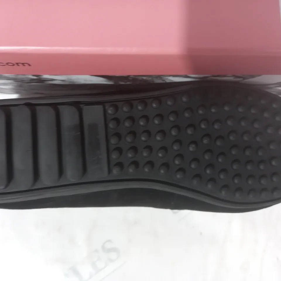 BOXED PAIR OF MODA IN PELLE ETHELIA BLACK SUEDE LOAFERS - SIZE 6