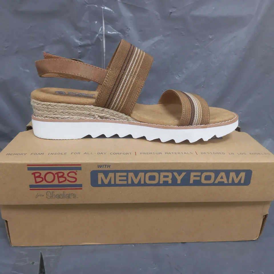 BOBS FROM SKECHERS DESERT KISS SANDALS BROWN SIZE 5