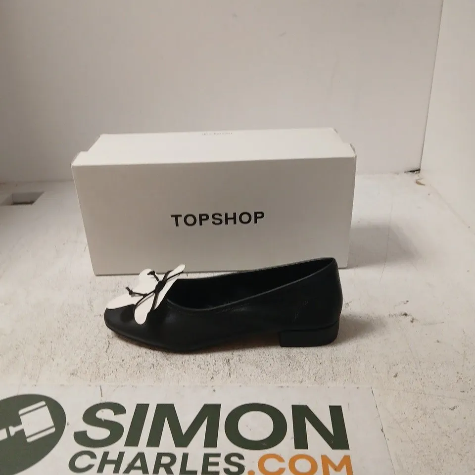 TOPSHOP BLACK SLIP-ON FLATS  – UK 6