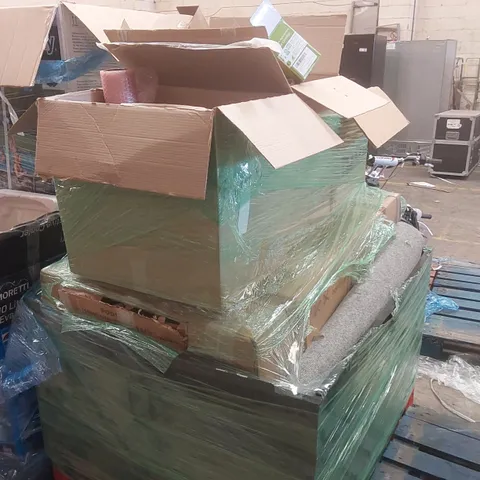 PALLET CONTAINING A VERY LARGE QUANTITY OF ASSORTED ITEMS INCLUDING: JETBEST INK, PRINTER CARTRIDGES, ASSORTED CLOTHING ECT
