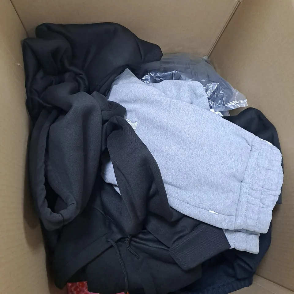 BOX OF APPROXIMATELY 10 ASSORTED CLOTHING ITEMS VARYING IN SIZE/COLOUR/STYLE TO INCLUDE: TOPS, TROUSERS, JUMPERS