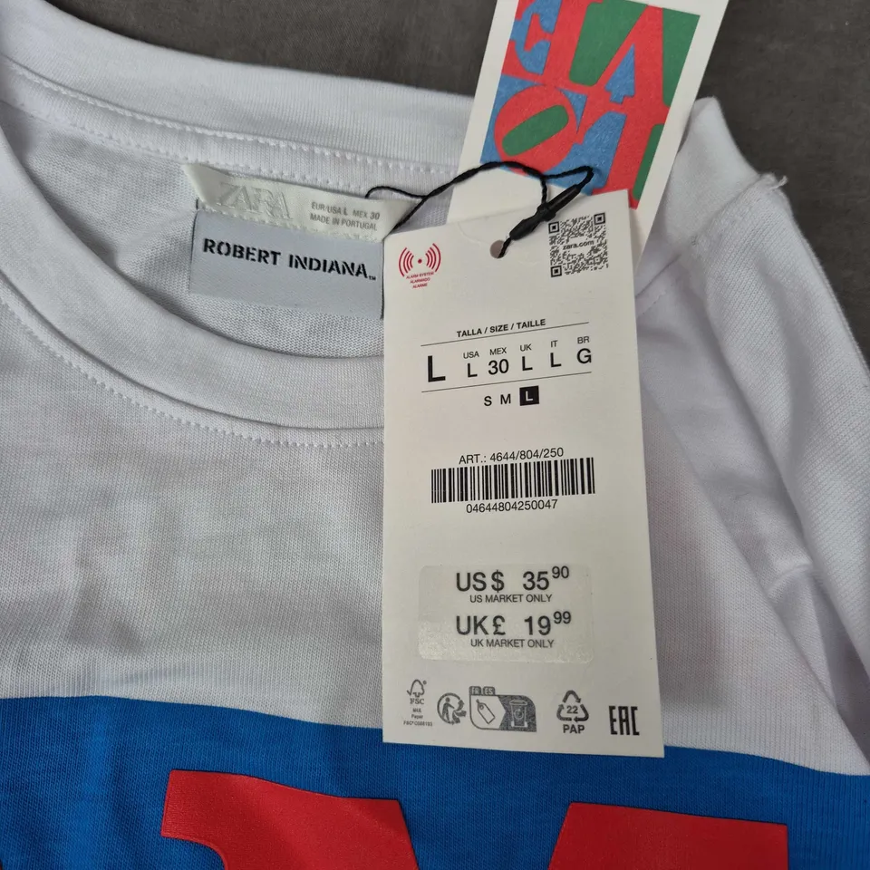 ZARA White T-shirt with AMOR graphic in blue square – UK Large 