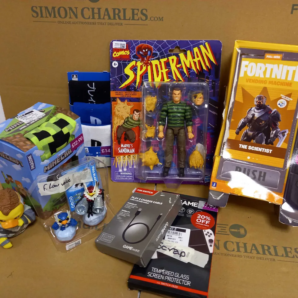 LOT OF 8 ASSORTED TOYS INCLUDING MINECRAFT MUG AND SOCKS, FORTNITE VENDING MACHINE, NINTENDO SWITCH TEMPERED GLASS