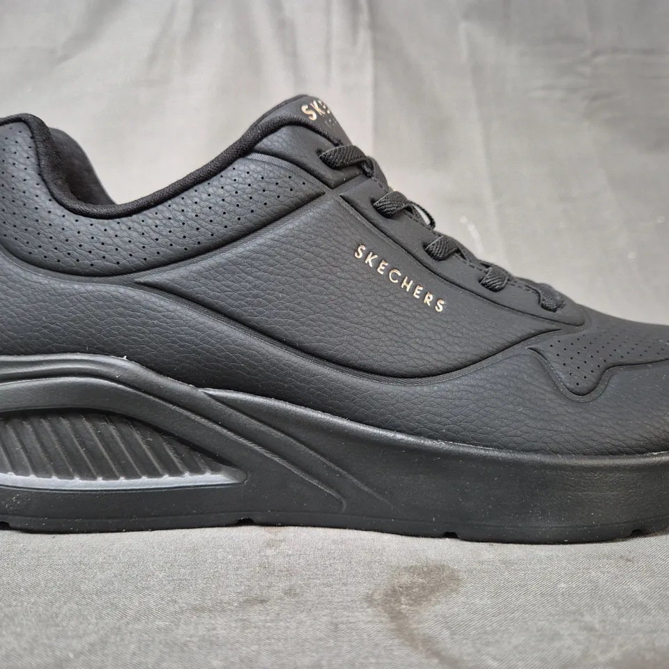 BOXED PAIR OF SKECHERS SHOES IN BLACK UK SIZE 6