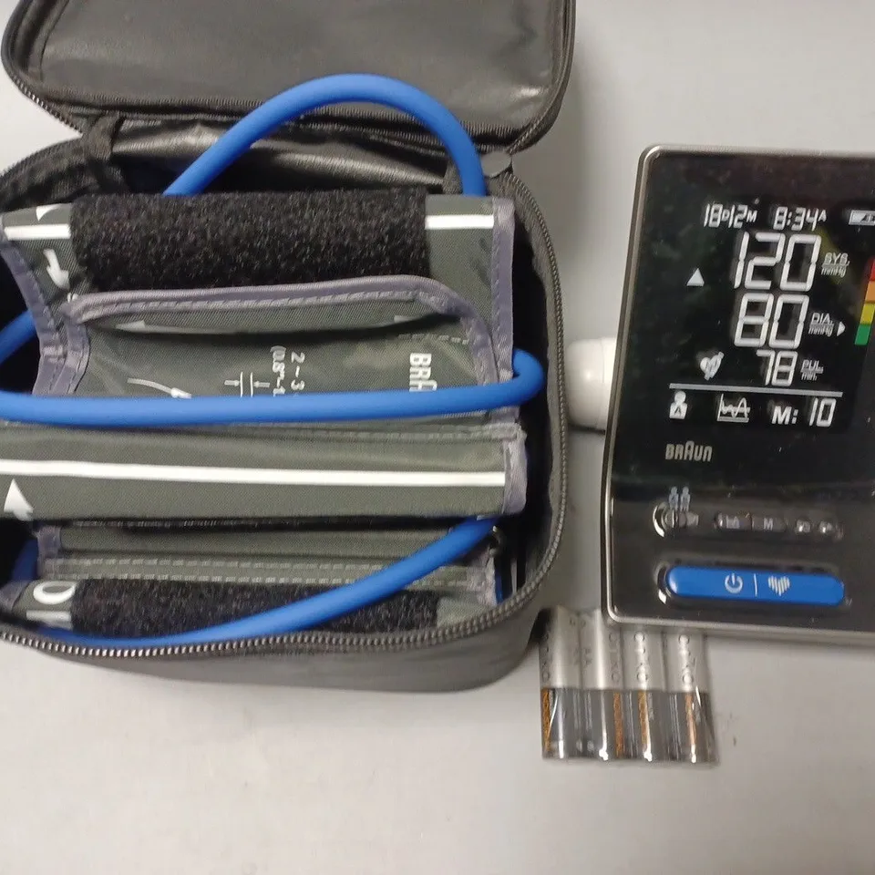 BOXED BRAUN EXACTFIT 3 UPPER ARM BLOOD PRESSURE MONITOR